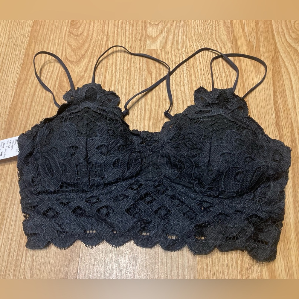 Elegant Charcoal Lace Bralette NWT Size Large